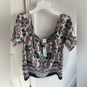 NWT Kaleigh Cold Shoulder Top